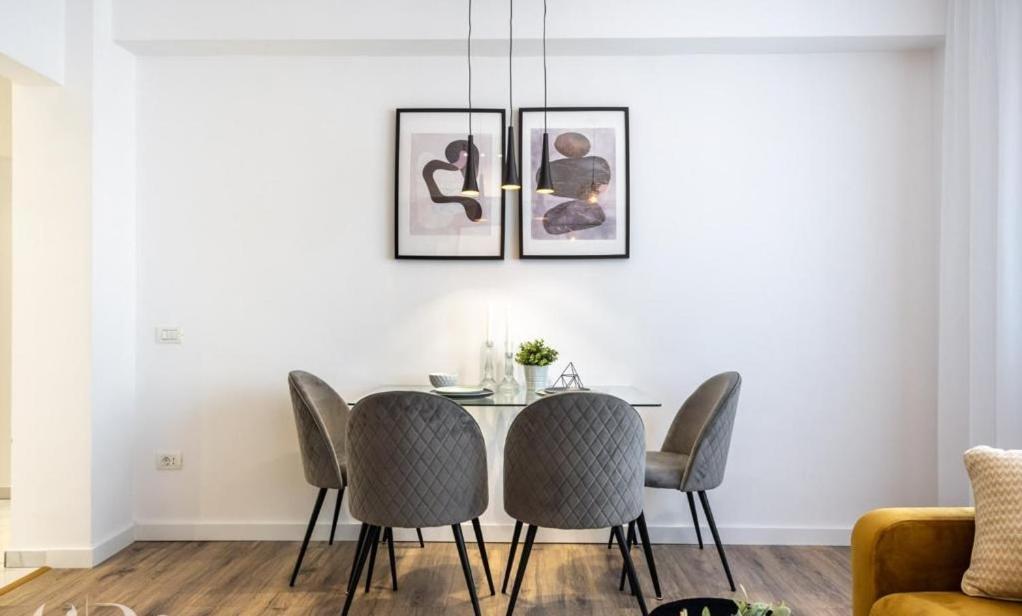 Majestic Apartament With View In Magheru Bucarest Extérieur photo