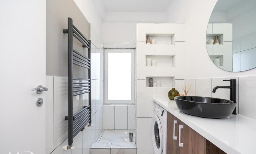 Majestic Apartament With View In Magheru Bucarest Extérieur photo